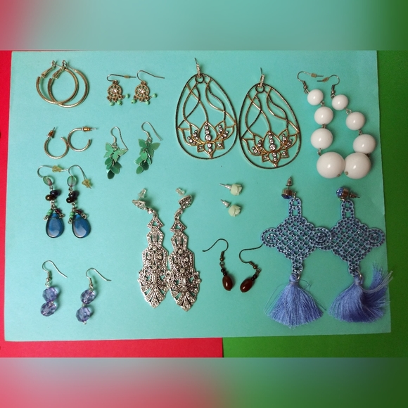 Earrings Assortment Bundle Of 12 - Picture 3 of 3